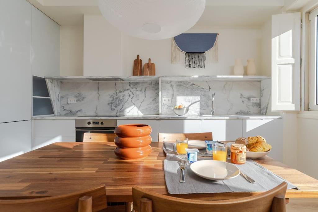 Modern & Bright - Faro Mercado Apt 22 Luaran gambar